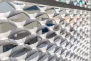 Okładzina centrum handlowego Aupark w Hradcu Králové 